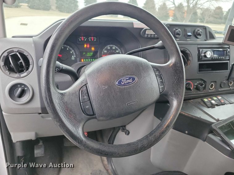 image for item NO9961 2011 Supreme E450 shuttle bus