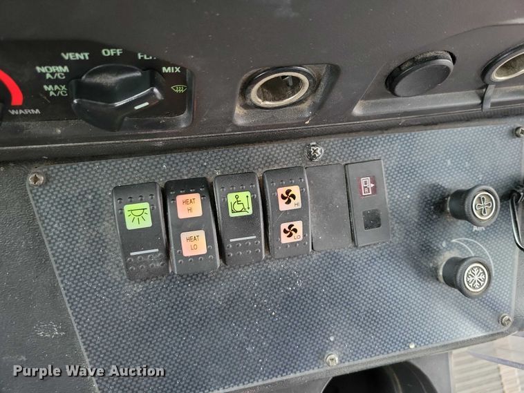 image for item NO9961 2011 Supreme E450 shuttle bus