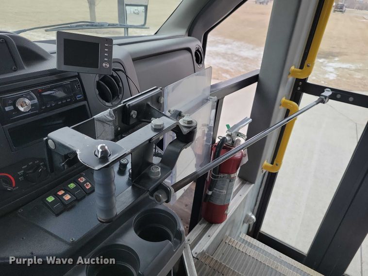 image for item NO9961 2011 Supreme E450 shuttle bus