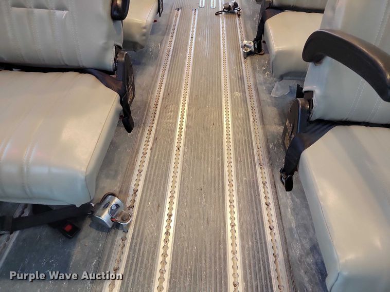 image for item NO9961 2011 Supreme E450 shuttle bus