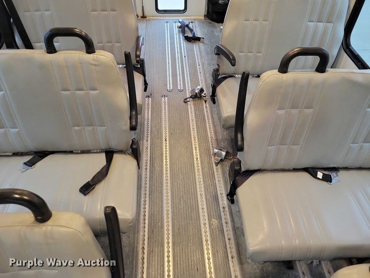 image for item NO9961 2011 Supreme E450 shuttle bus