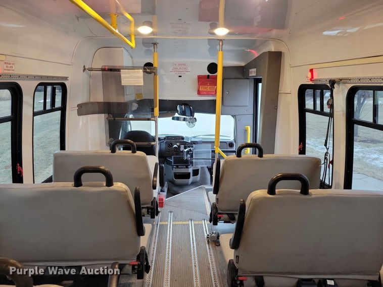 image for item NO9961 2011 Supreme E450 shuttle bus