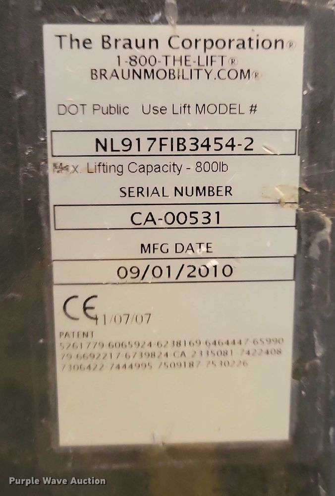 image for item NO9961 2011 Supreme E450 shuttle bus