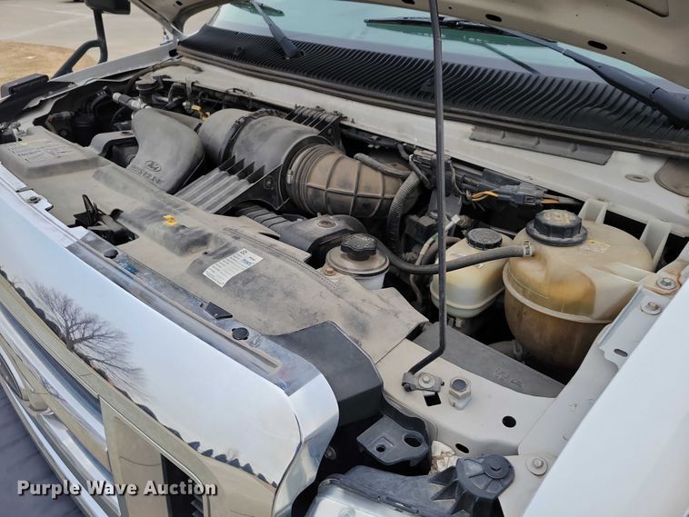 image for item NO9961 2011 Supreme E450 shuttle bus