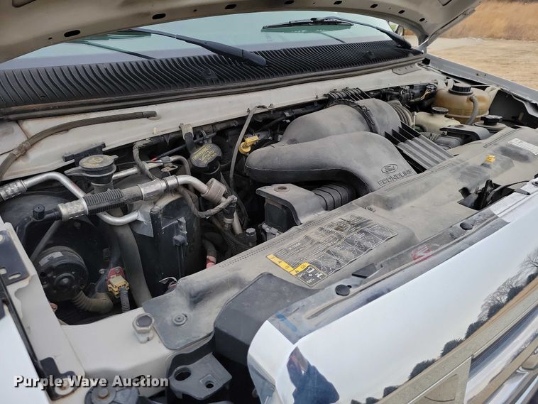 image for item NO9961 2011 Supreme E450 shuttle bus