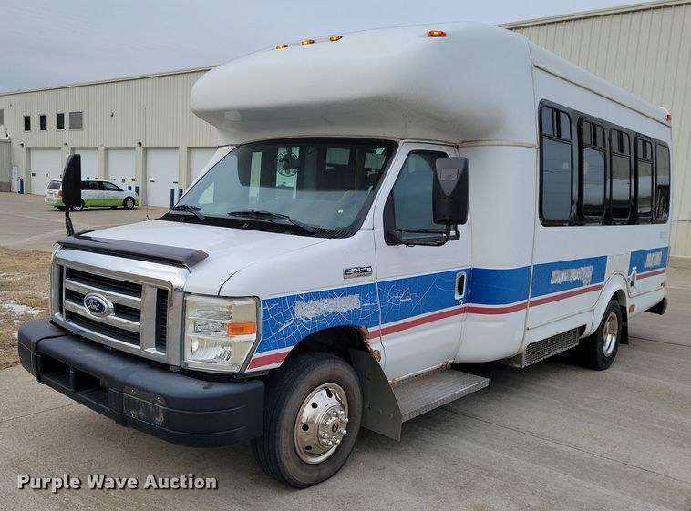 image for item NO9962 2011 Supreme E450 shuttle bus