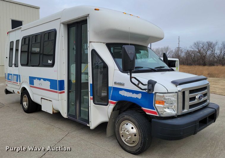 image for item NO9962 2011 Supreme E450 shuttle bus