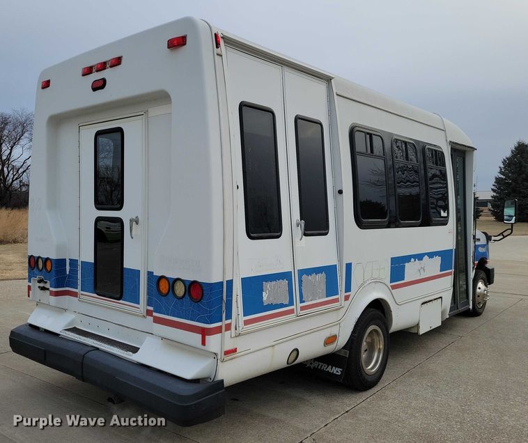 image for item NO9962 2011 Supreme E450 shuttle bus