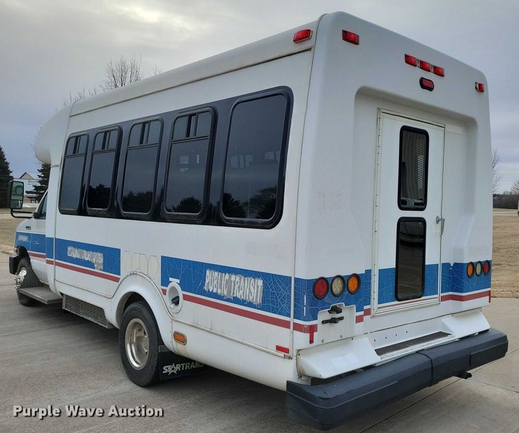 image for item NO9962 2011 Supreme E450 shuttle bus