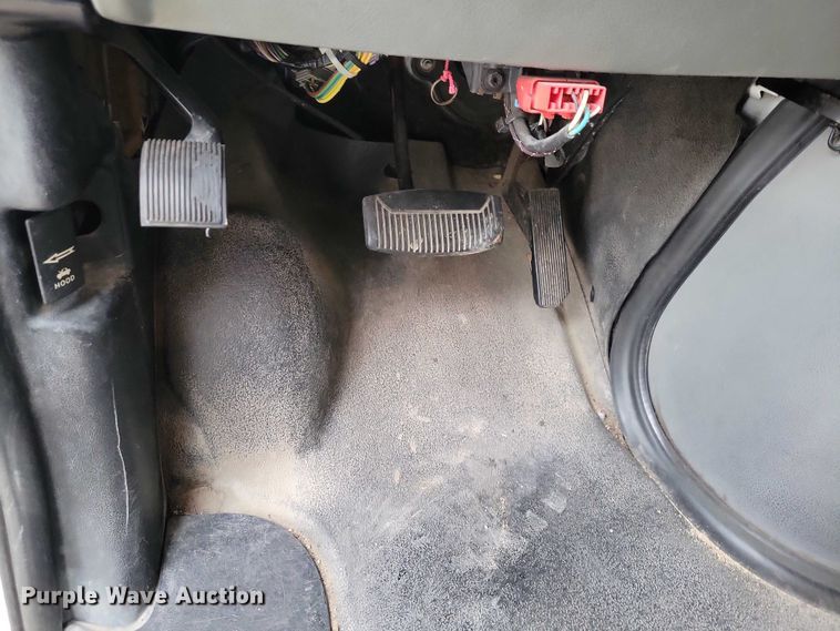 image for item NO9962 2011 Supreme E450 shuttle bus