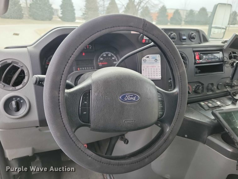 image for item NO9962 2011 Supreme E450 shuttle bus