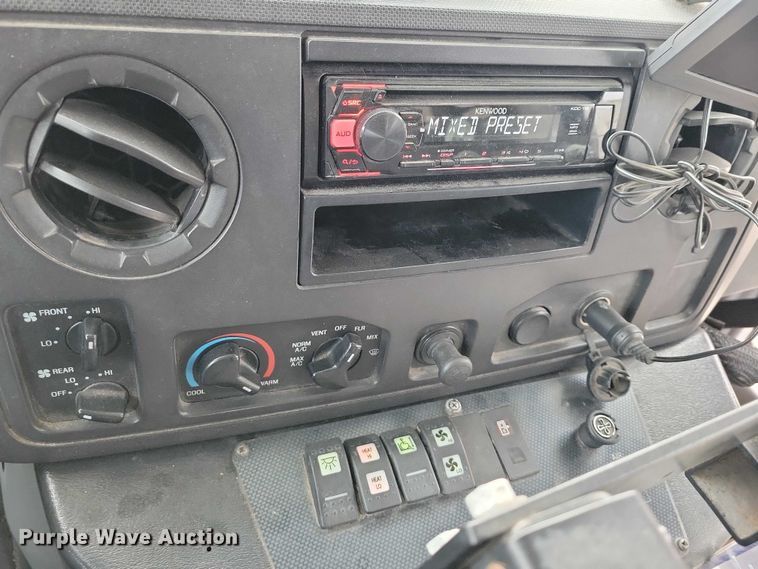 image for item NO9962 2011 Supreme E450 shuttle bus