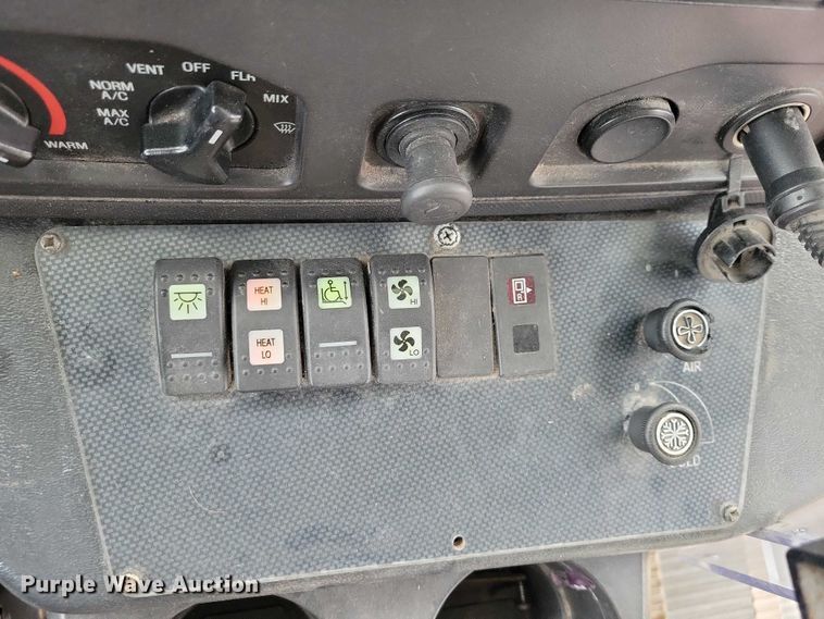 image for item NO9962 2011 Supreme E450 shuttle bus