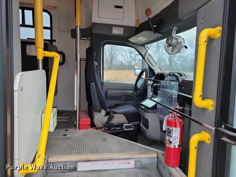 image for item NO9962 2011 Supreme E450 shuttle bus