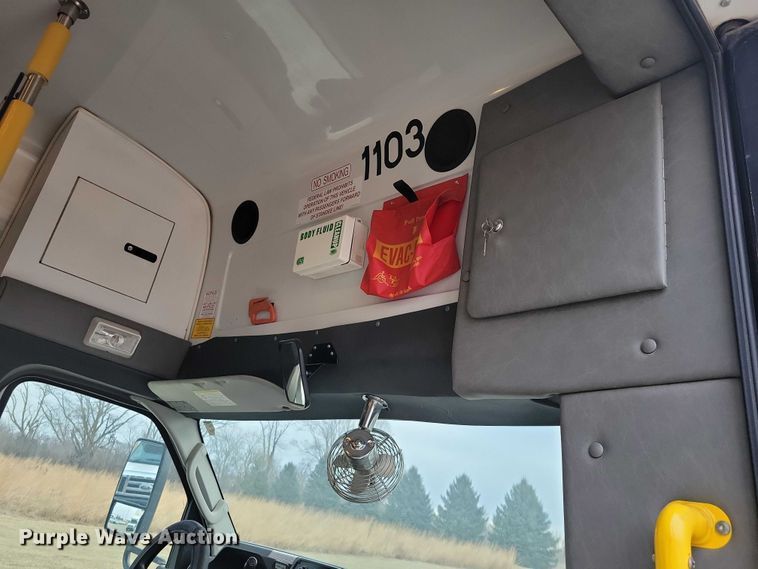 image for item NO9962 2011 Supreme E450 shuttle bus