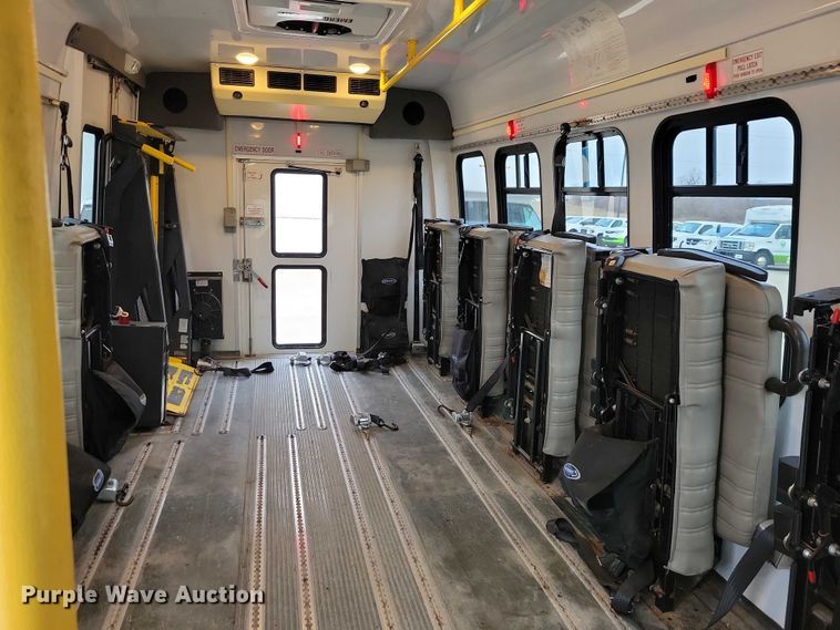 image for item NO9962 2011 Supreme E450 shuttle bus