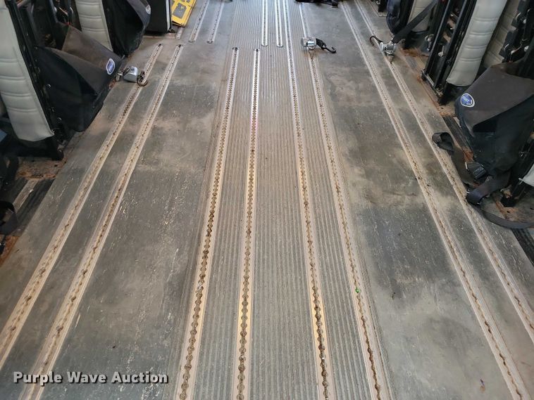 image for item NO9962 2011 Supreme E450 shuttle bus