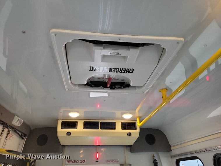 image for item NO9962 2011 Supreme E450 shuttle bus