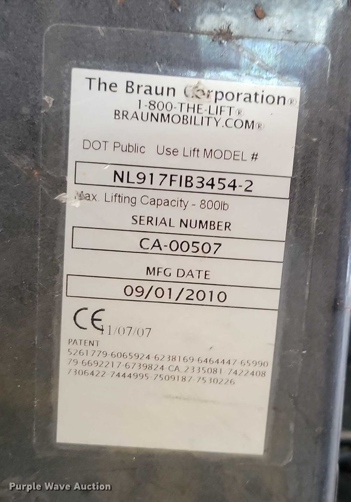 image for item NO9962 2011 Supreme E450 shuttle bus