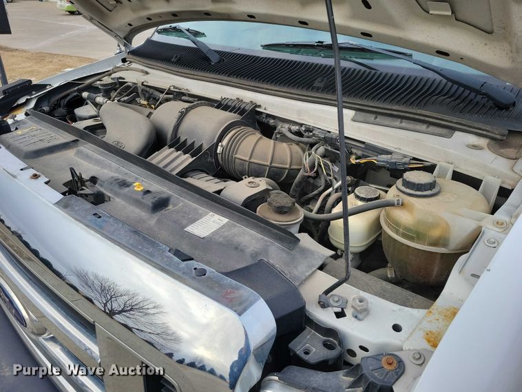 image for item NO9962 2011 Supreme E450 shuttle bus