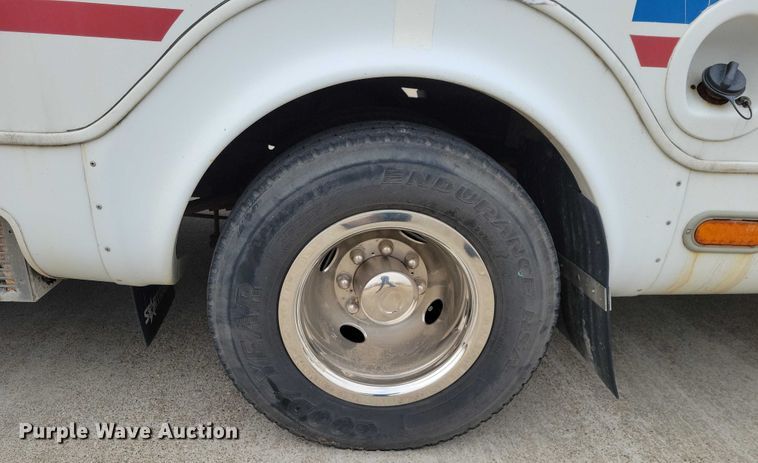 image for item NO9962 2011 Supreme E450 shuttle bus