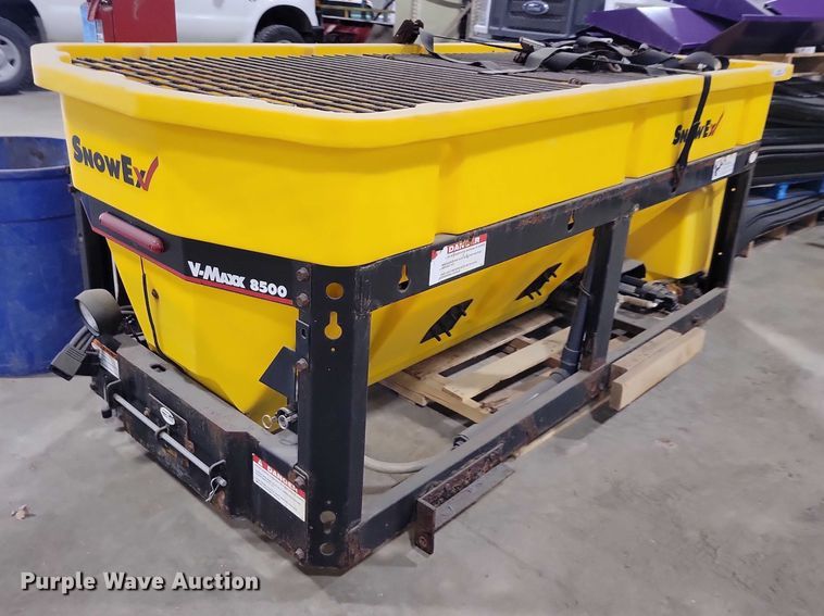 image for item NO9964 Snow Ex spreader