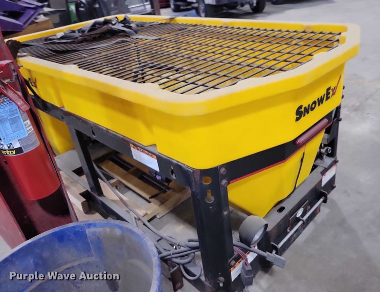 image for item NO9964 Snow Ex spreader