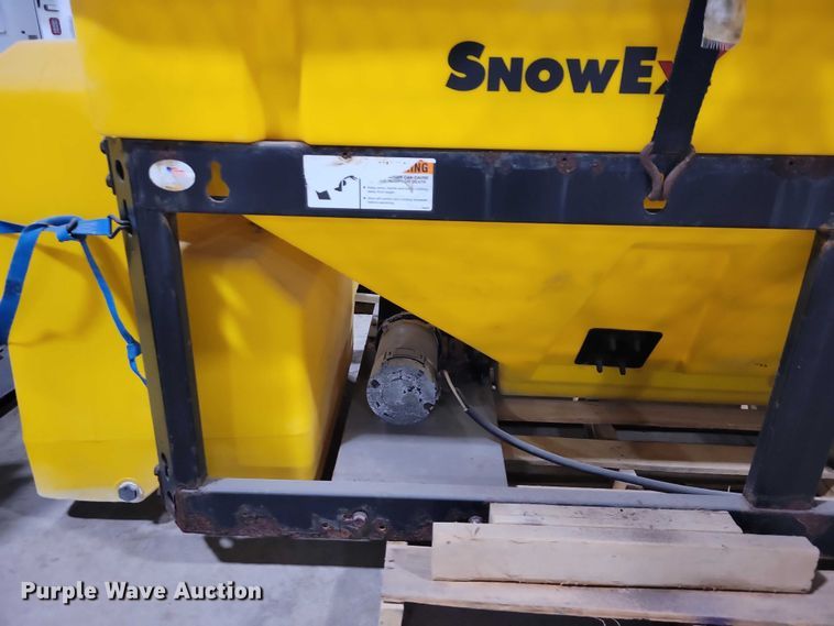 image for item NO9964 Snow Ex spreader