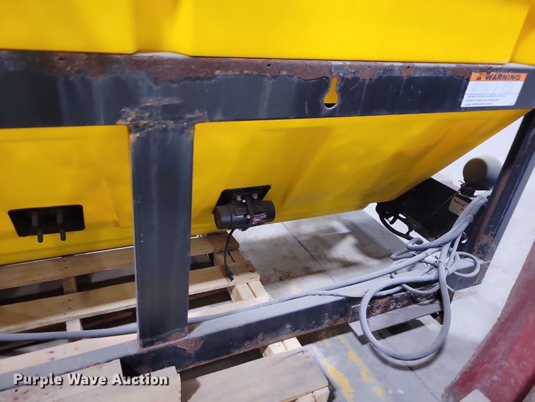 image for item NO9964 Snow Ex spreader