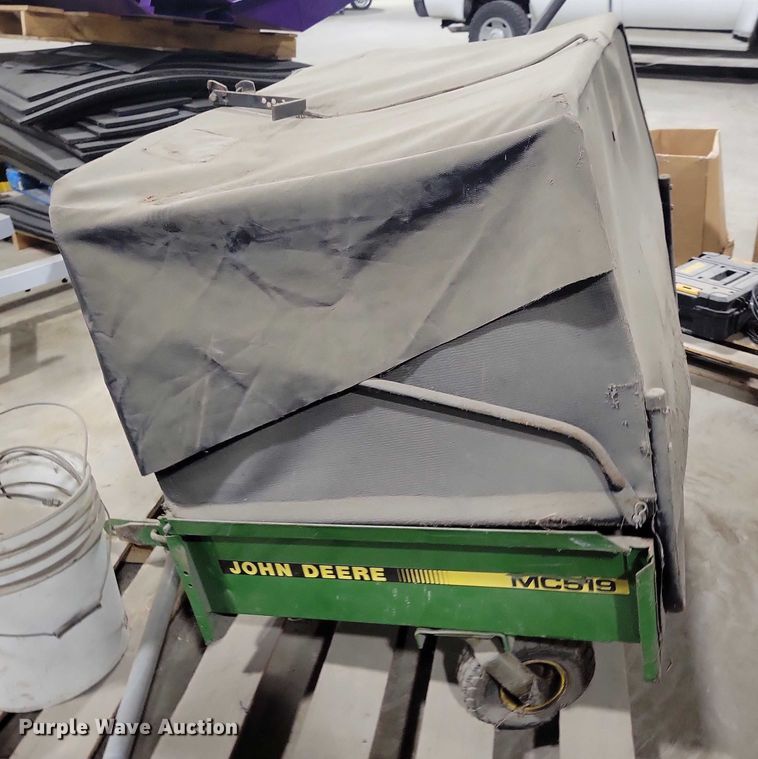 image for item NO9965 John Deere MC519 leaf vacuum 