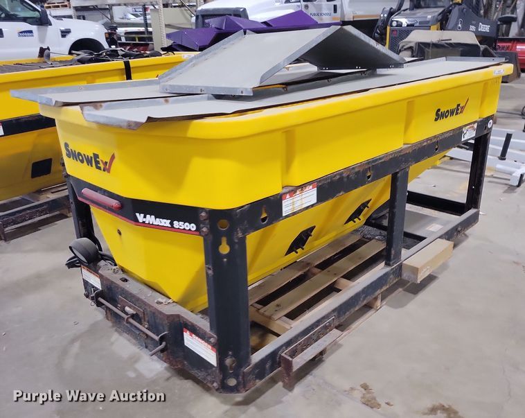 image for item NO9967 Snow Ex spreader