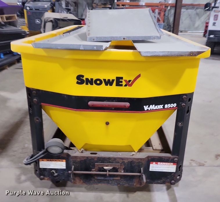 image for item NO9967 Snow Ex spreader
