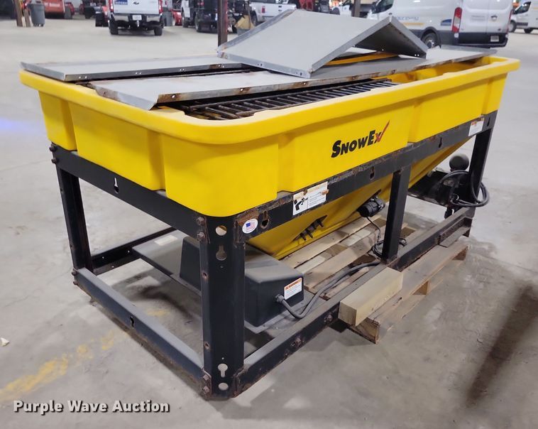 image for item NO9967 Snow Ex spreader