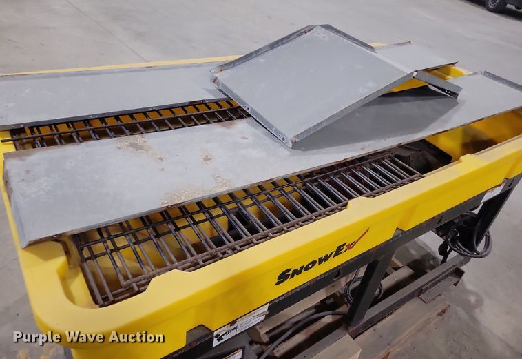 image for item NO9967 Snow Ex spreader