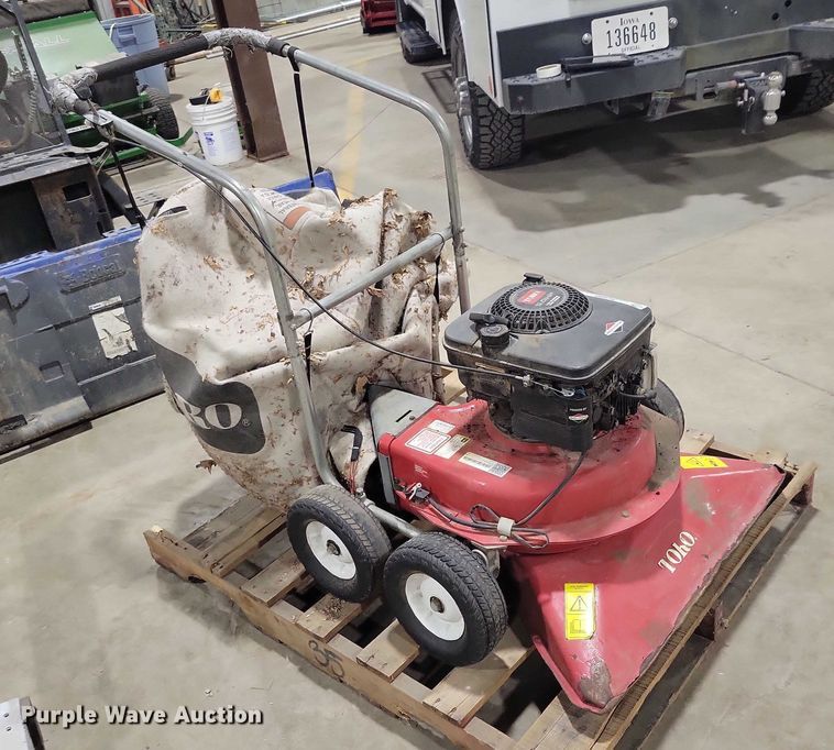 image for item NO9968 Toro leaf vacuum