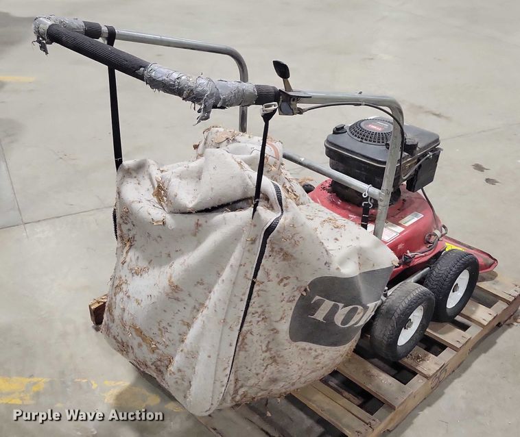 image for item NO9968 Toro leaf vacuum