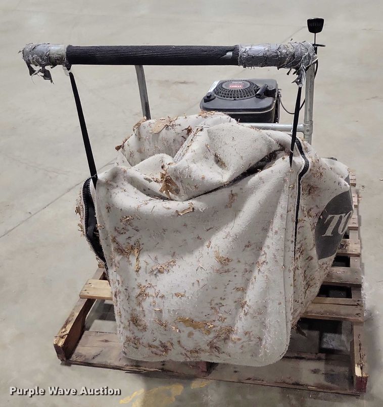 image for item NO9968 Toro leaf vacuum