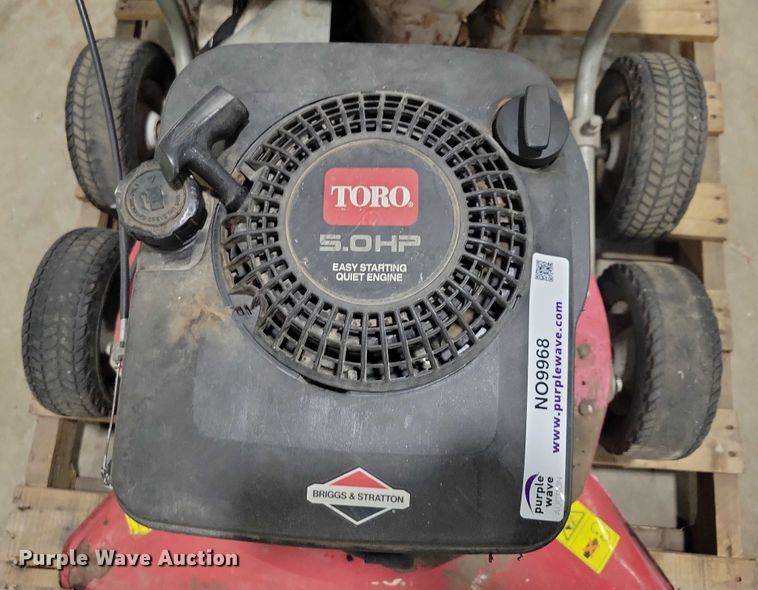 image for item NO9968 Toro leaf vacuum