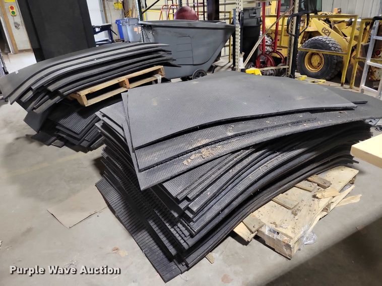 image for item NO9976 (3) pallets of rubber mats
