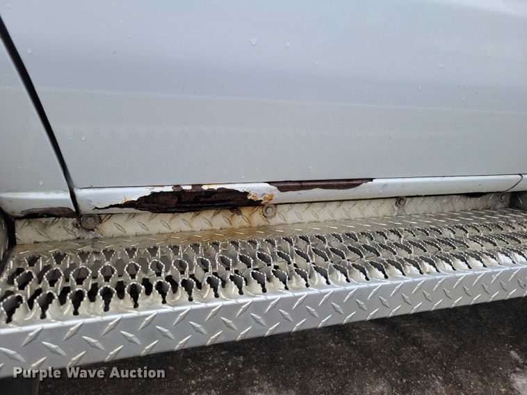 image for item NO9992 2010 Ford E350 ambulance