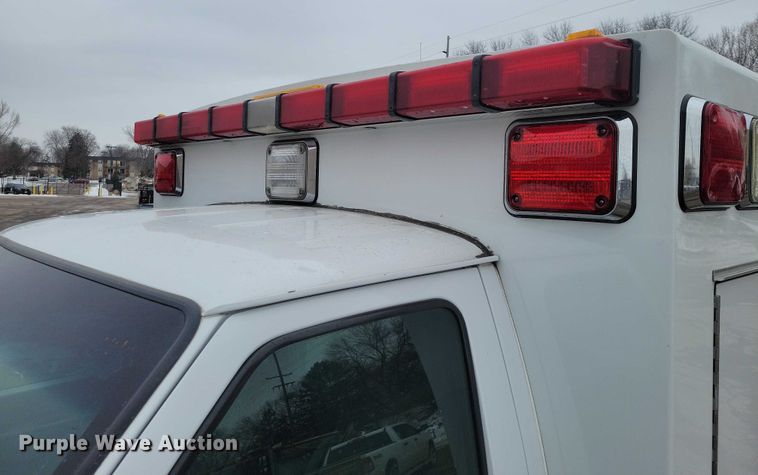 image for item NO9992 2010 Ford E350 ambulance