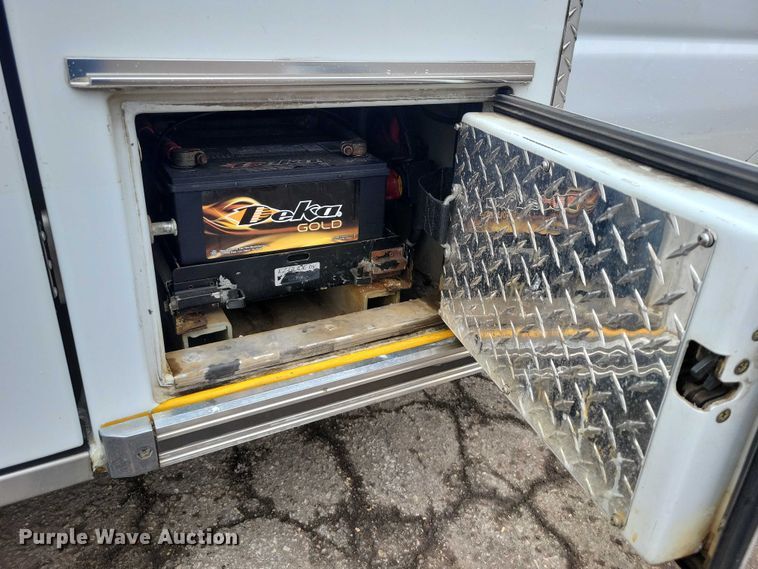 image for item NO9992 2010 Ford E350 ambulance