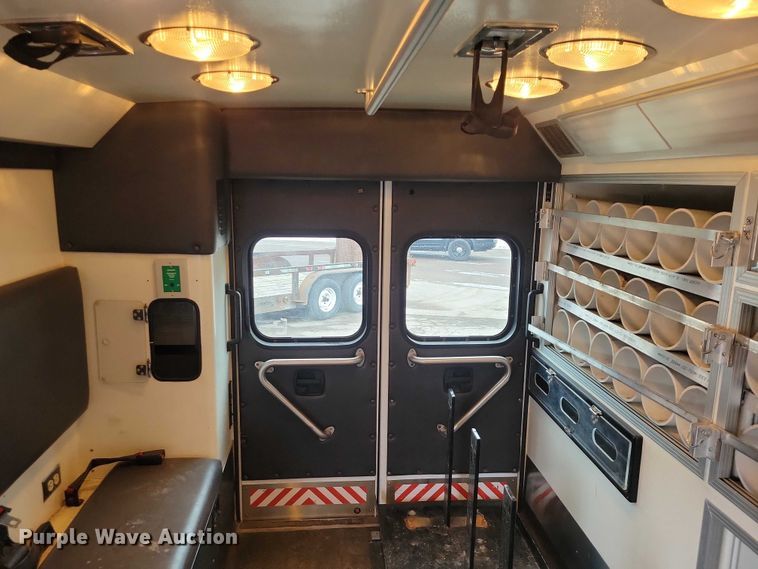 image for item NO9992 2010 Ford E350 ambulance