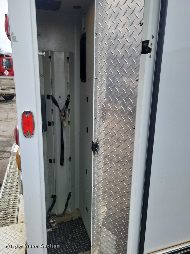 image for item NO9992 2010 Ford E350 ambulance