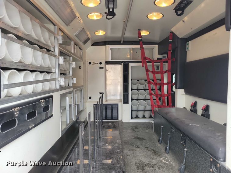 image for item NO9992 2010 Ford E350 ambulance