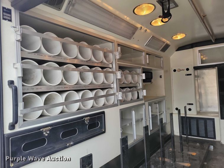 image for item NO9992 2010 Ford E350 ambulance