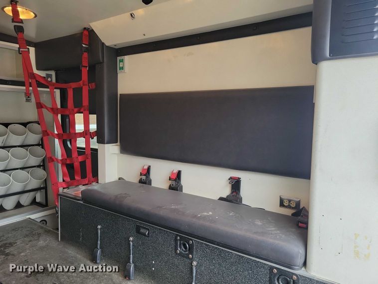 image for item NO9992 2010 Ford E350 ambulance