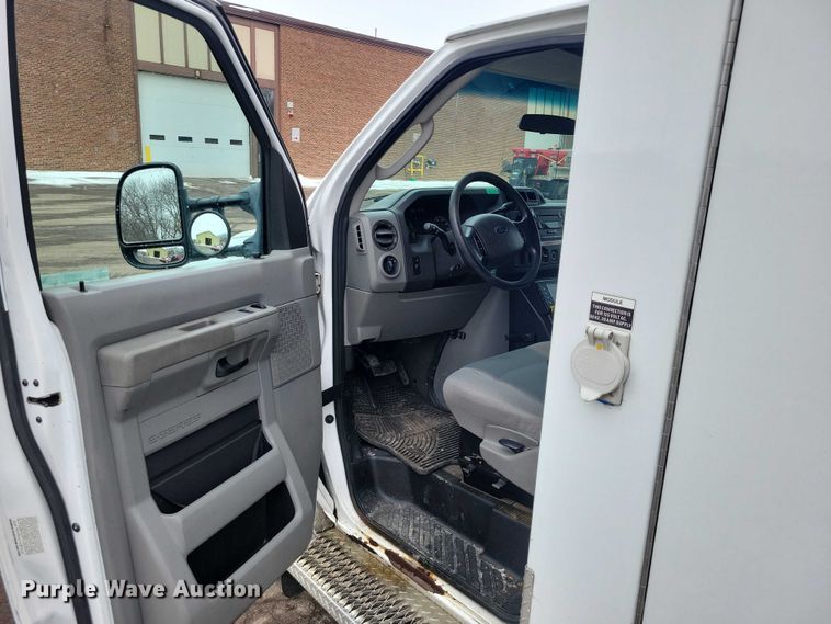 image for item NO9992 2010 Ford E350 ambulance