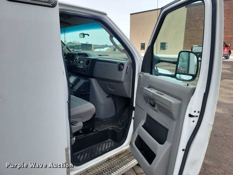 image for item NO9992 2010 Ford E350 ambulance