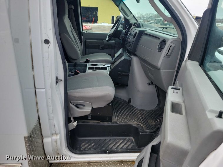 image for item NO9992 2010 Ford E350 ambulance